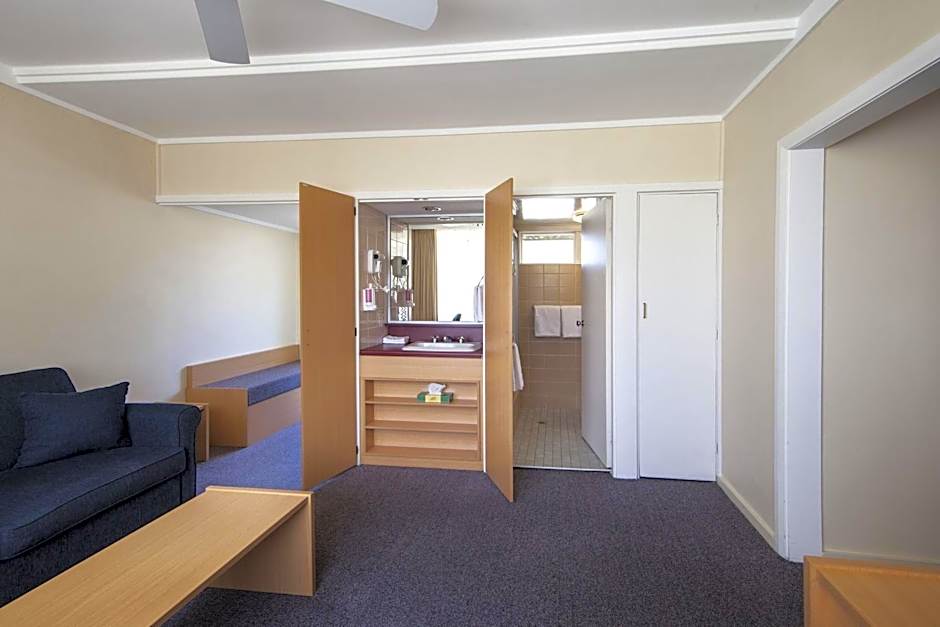 Redhill Cooma Motor Inn
