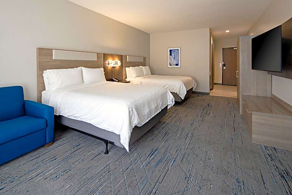 Holiday Inn Express and Suites Valencia - Santa Clarita By IHG