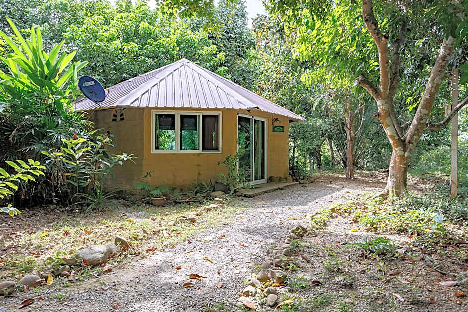 Baandin Chiewlarn Resort