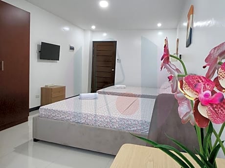 RiCres Hometel Double Bed R124