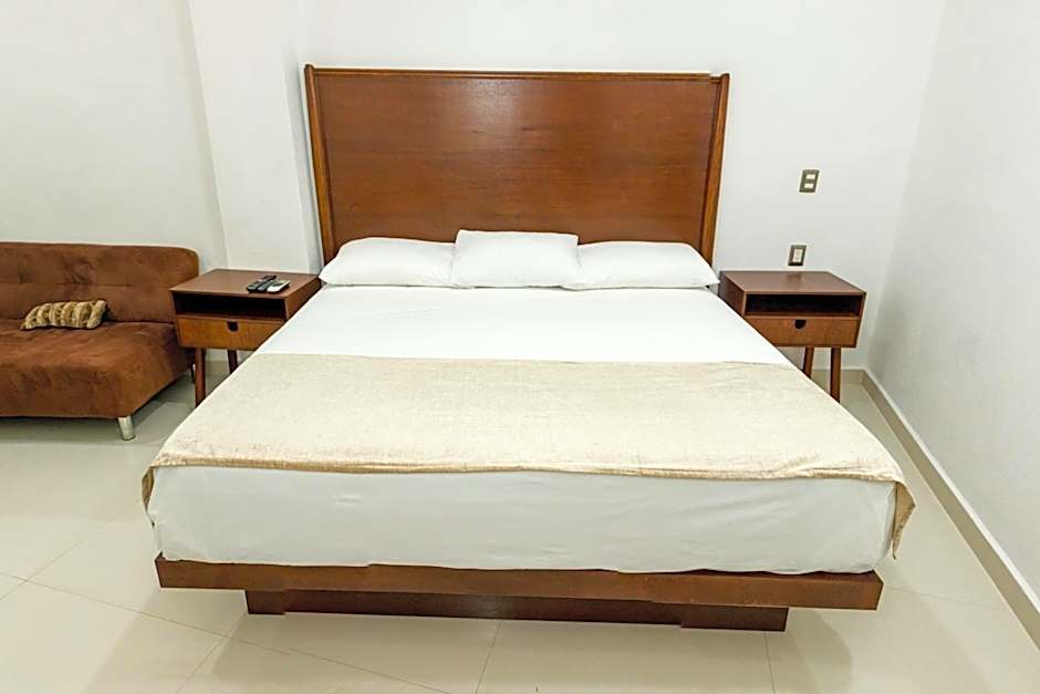 LA LOMA SUITES