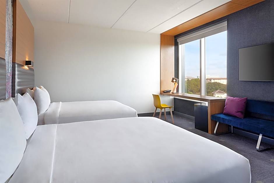 Aloft Jacksonville Tapestry Park