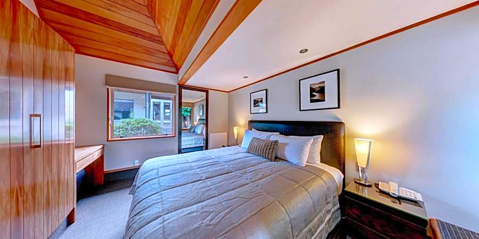 Distinction Te Anau Hotel & Villas