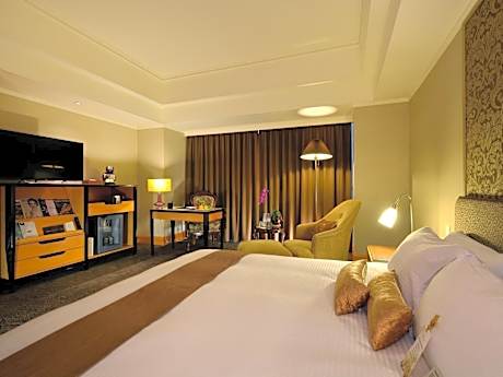 Premier Quadruple Room