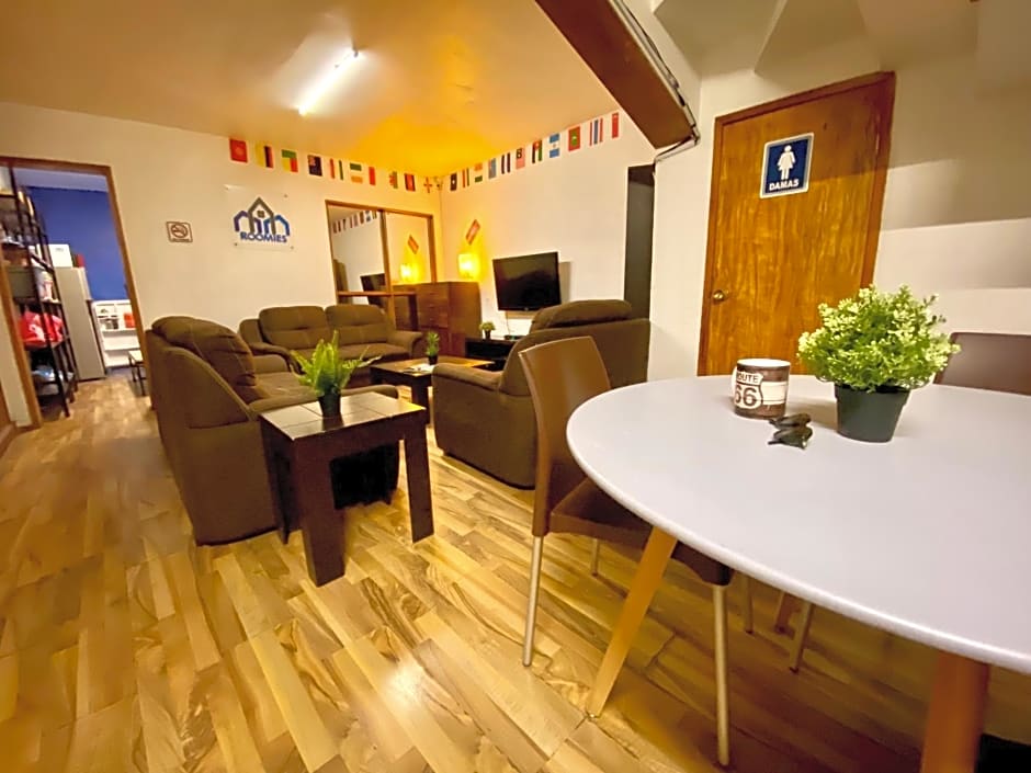Roomies Hostel Condesa