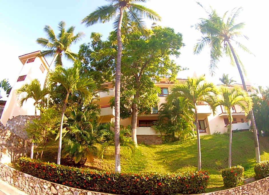 Villas del Palmar Manzanillo with Beach Club