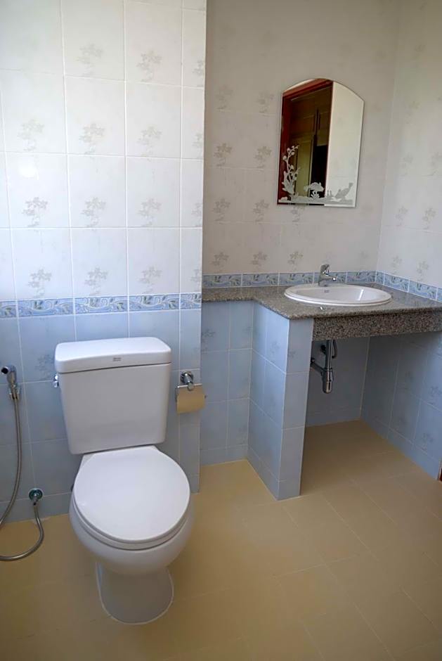 Outdoor Inn Kata Hotel