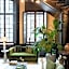 Sapphire House Antwerp, Autograph Collection