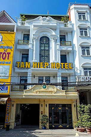 Tân Hiệp Hotel