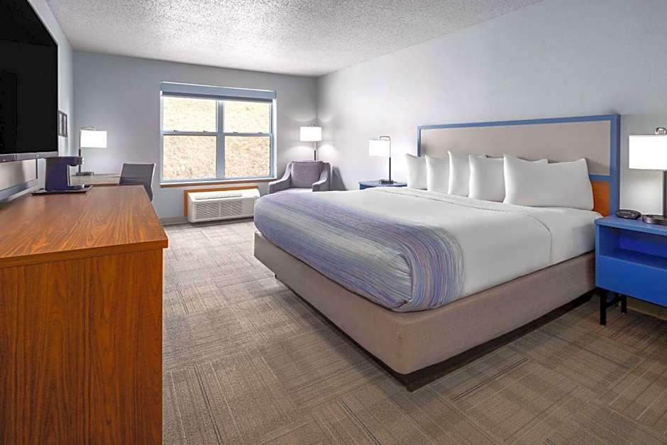 AmericInn by Wyndham Iron Mountain