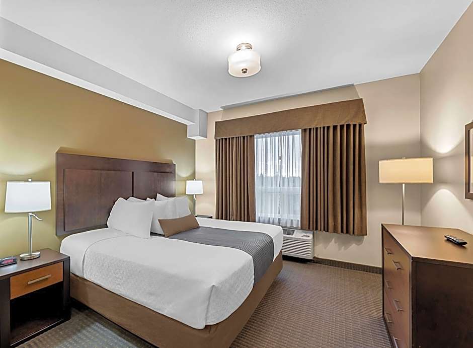 Best Western Plus Lacombe Inn & Suites