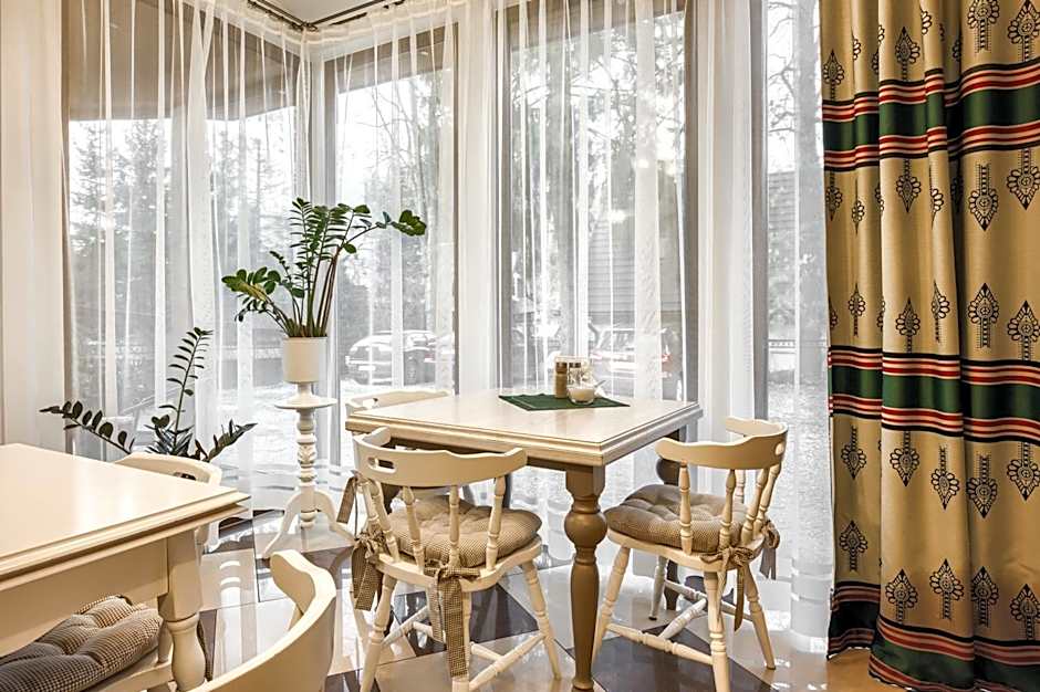 Willa Biały Domek - 600m Krupówki