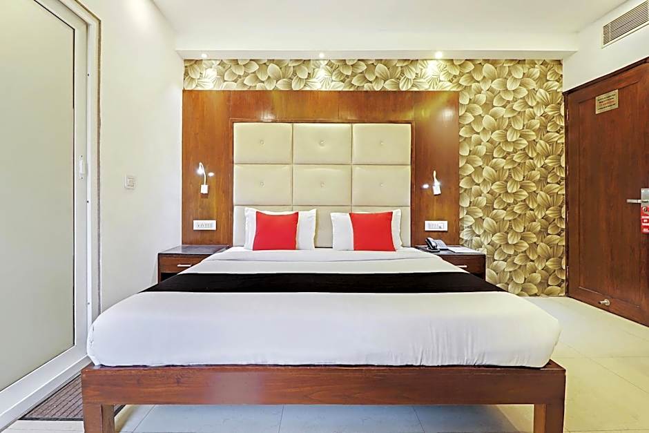 Capital O 2242 Hotel Yuvraj Deluxe