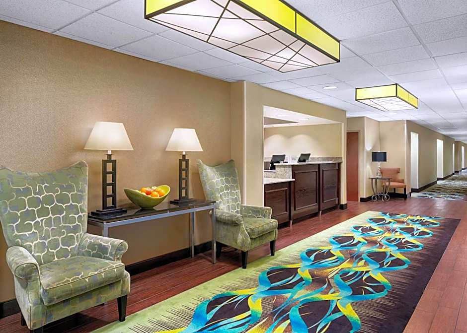 Hampton Inn By Hilton Dallas/Irving-Las Colinas