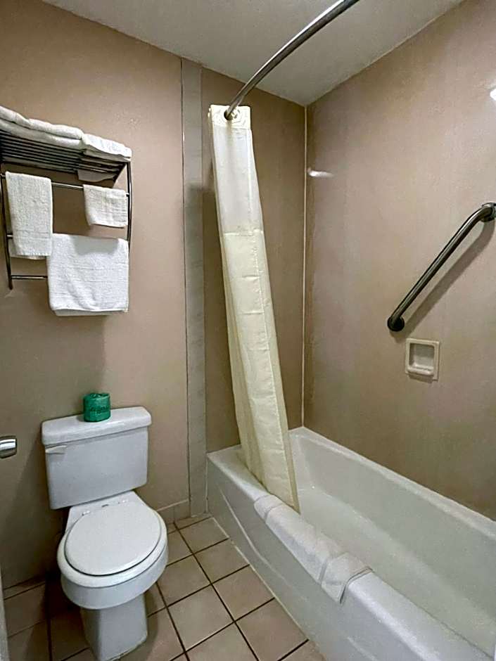 Garden Inn & Suites