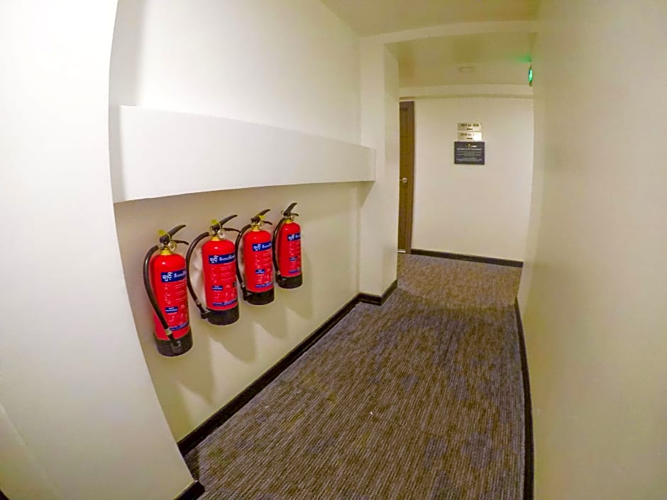 Clover City Center Plus Hotel