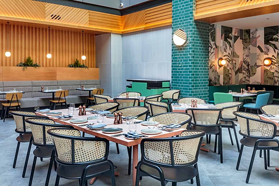 Holiday Inn London-Heathrow Bath Road By IHG