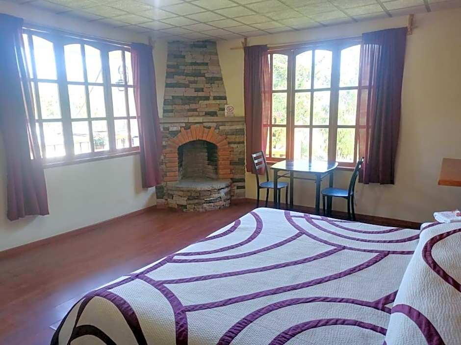 HOTEL RESTAURANT LOS PRISMAS