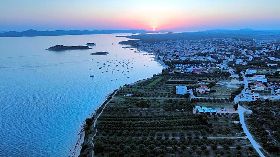 Mobilhome Pakoštane Sea and Sun