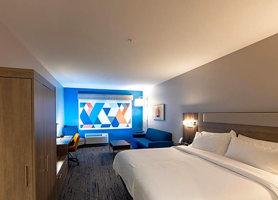 Holiday Inn Express & Suites - Harrisonburg University Area By IHG