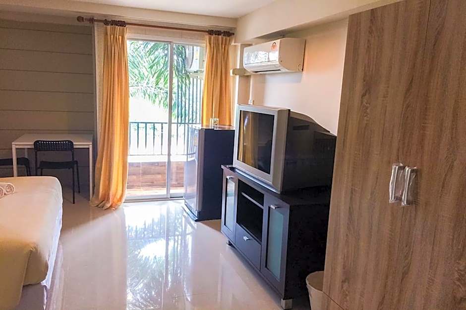 Sea Land View Apartment @ Sriracha