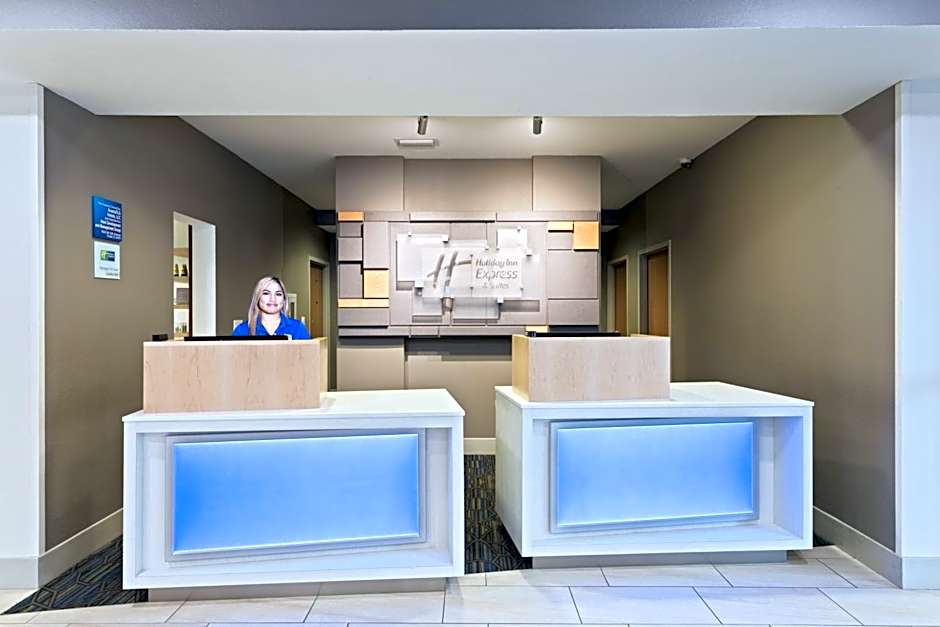 Holiday Inn Express & Suites Tavares By IHG