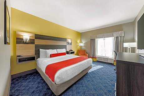 King Room with Roll-in Shower - Disability Access/Non-Smoking