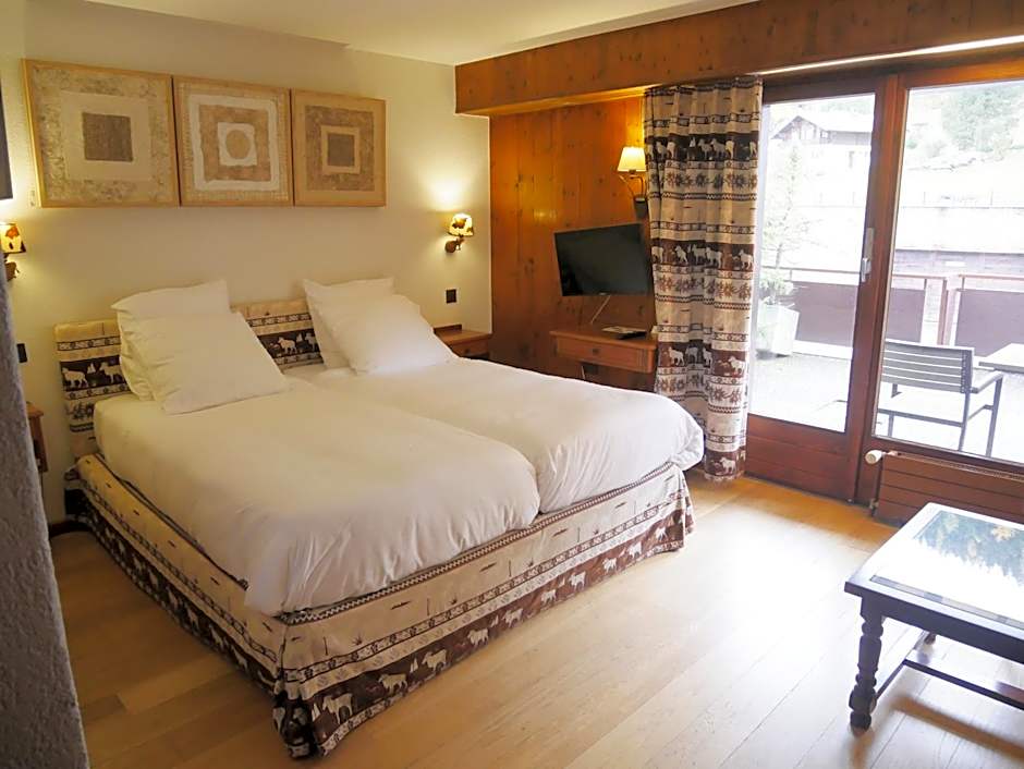 Between Boutique Hotel