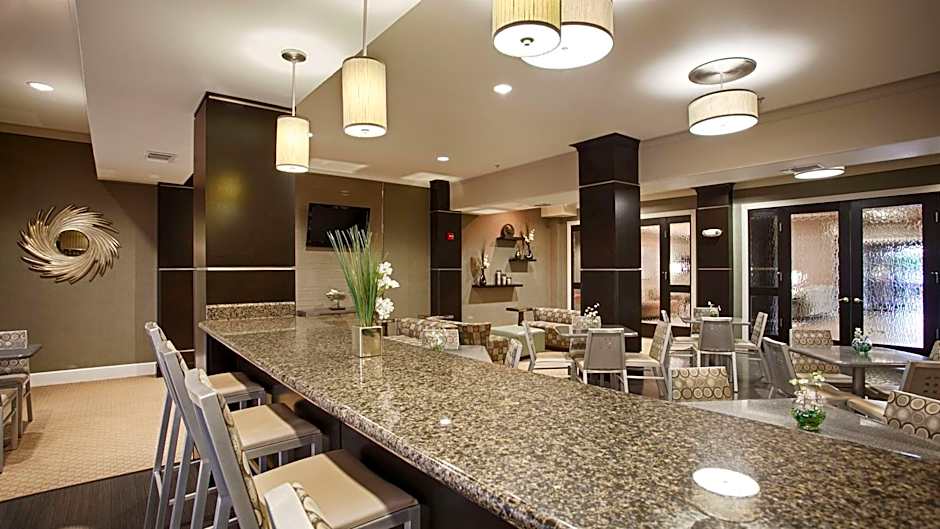 Best Western Plus Texarkana Inn & Suites