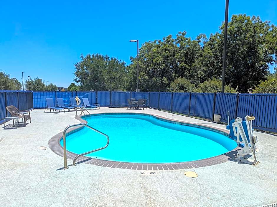 Holiday Inn Express & Suites New Braunfels By IHG