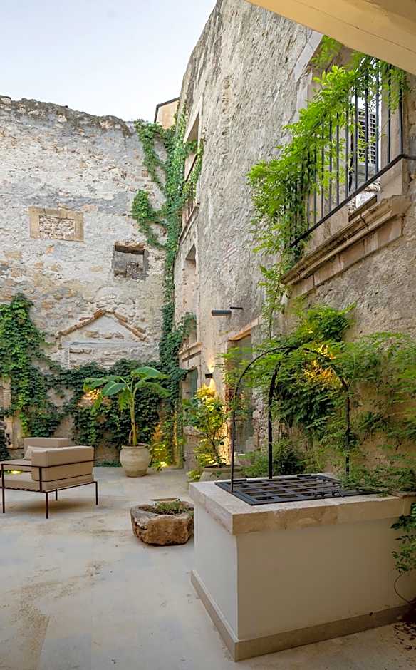 Isabella di Castiglia Apartments