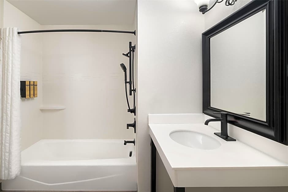 Best Western Plus Frontier Inn