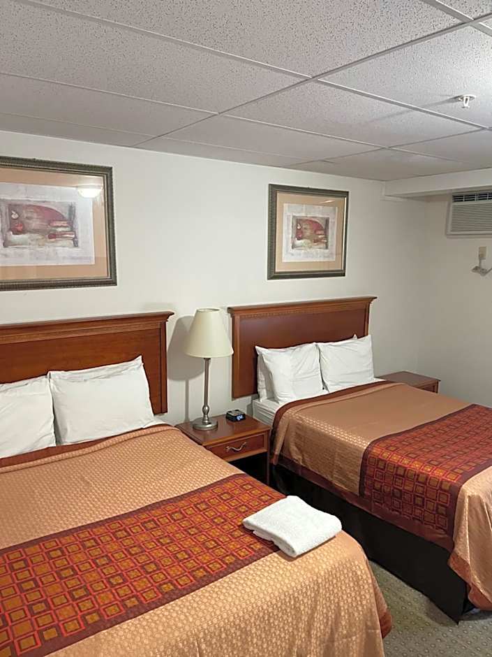 Colonial Motel