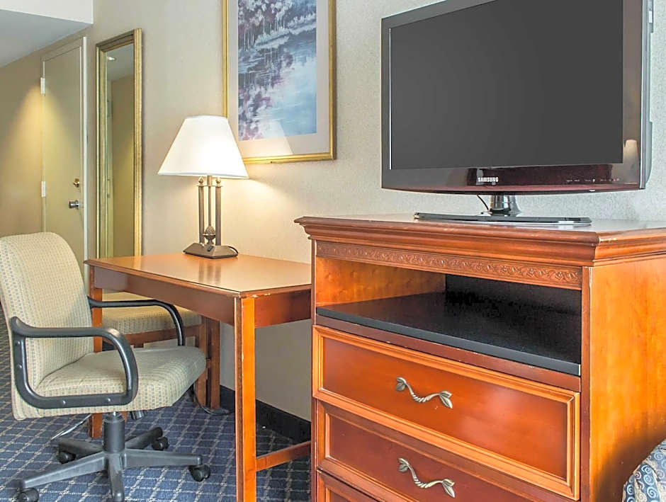 Clarion Hotel & Conference Center