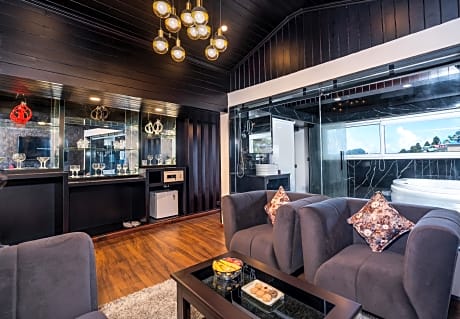 Executive Suite with Balcony