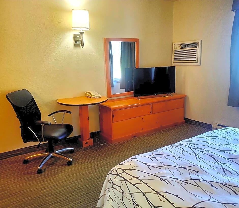 Days Inn and Suites by Wyndham Downtown Missoula-University