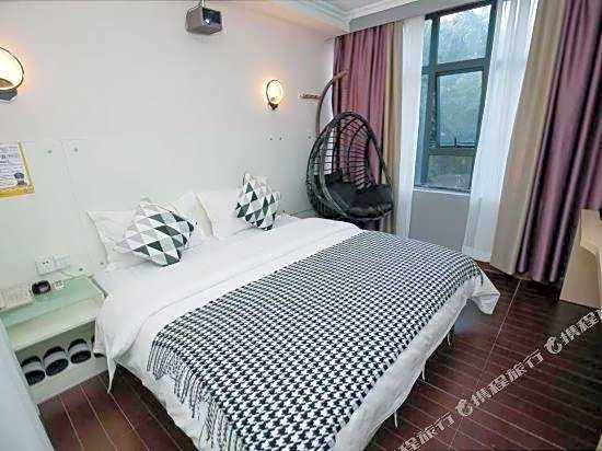 Yongjia Hotel (Guangzhou Sports West Metro Station)