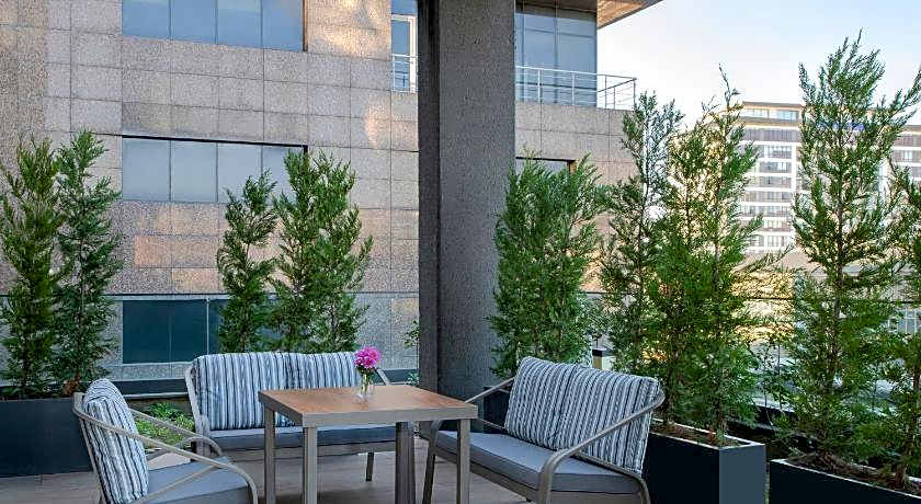 Movenpick Living Istanbul West