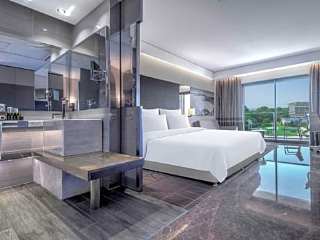 FAMILY ROOM DELUXE