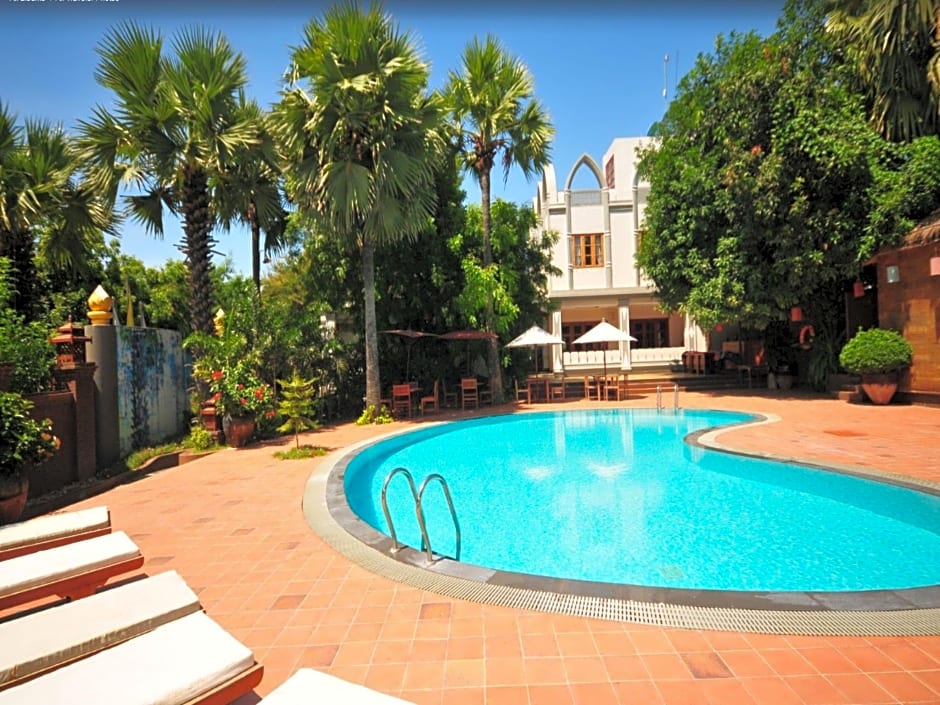 Shwe Yee Pwint Hotel