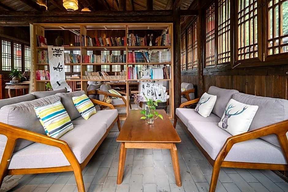 Yangshuo Ancient Garden Boutique Hotel-Free pick up from Airport or TS for 4 nights or more