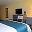 Super 8 by Wyndham Grand Rapids
