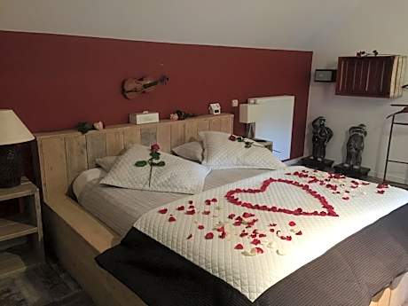 Deluxe Double Room with Shower