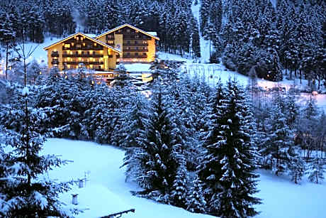 Hotel Shandranj