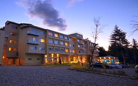 Huinid Pioneros Hotel