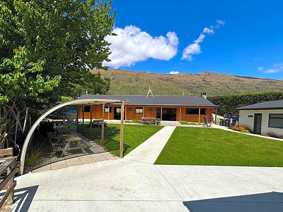 Kingston TOP 10 Holiday Park