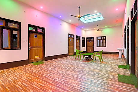 SPOT ON Unique Guesthouse And Restaurant