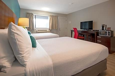 Two Queens with Kitchenette