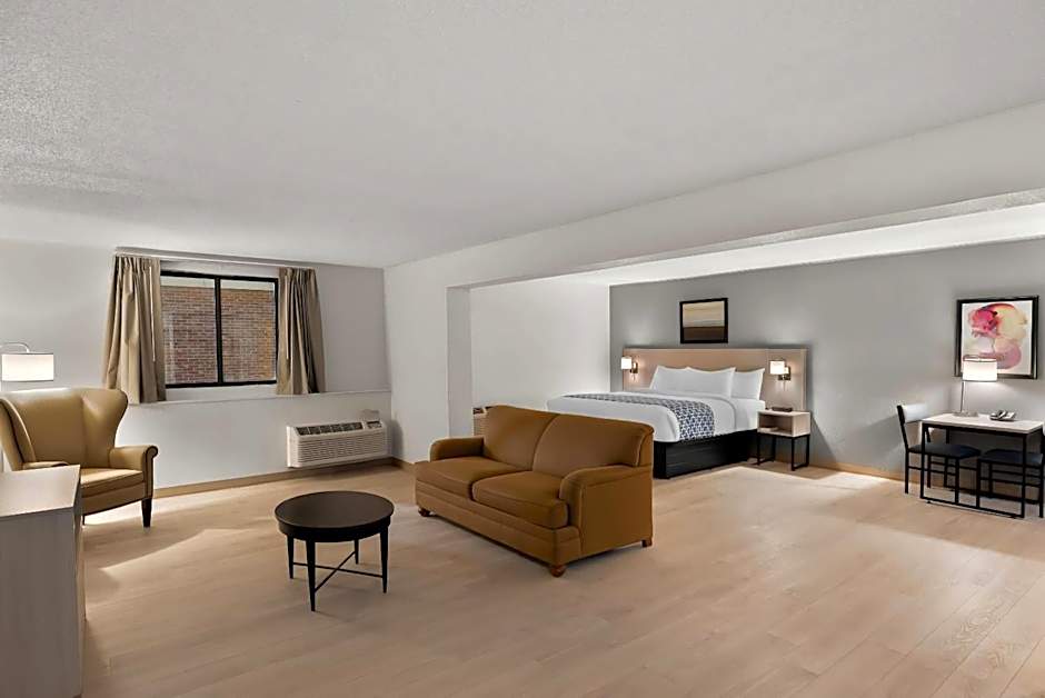 Suburban Studios, Kearney