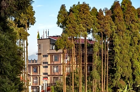 Summit Sherpa Mountain Hotel